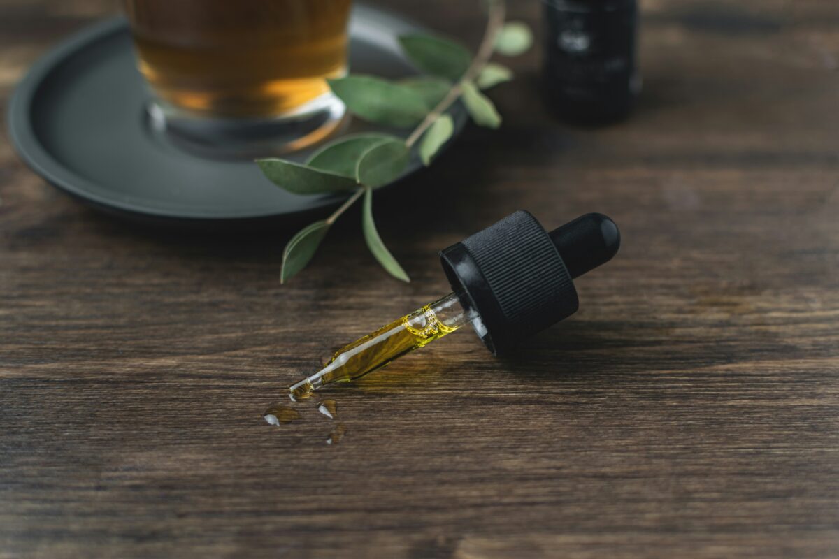 Olio di CBD: Benefici e Guida Completa All'Uso